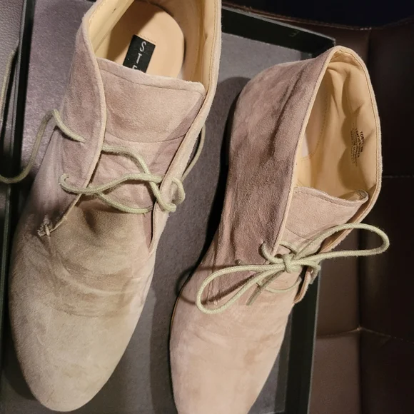 Steve Madden "Tobyy" Taupe Suede Booties 9 - Picture 4 of 5
